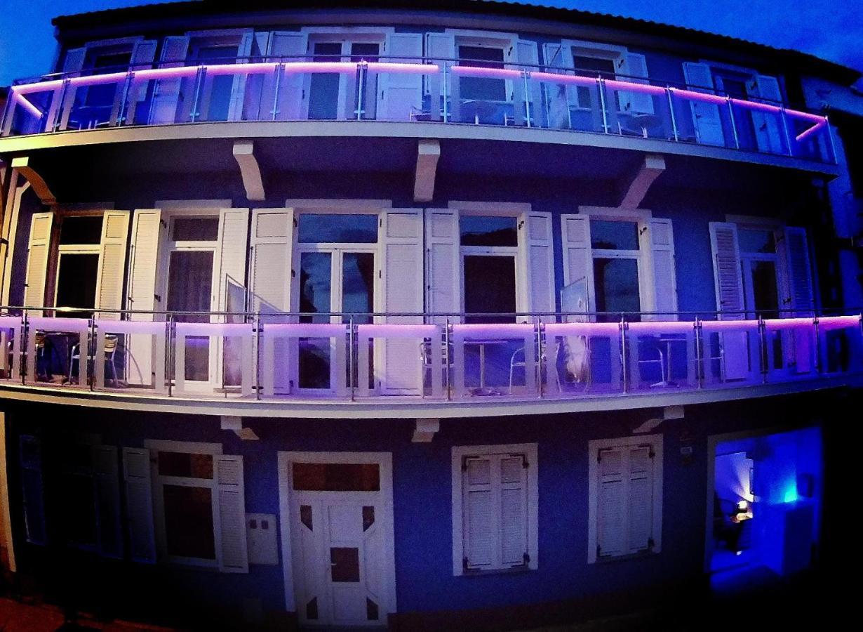 Villa Mit Whirlpool Fuer 32 Per Crikvenica Exteriör bild