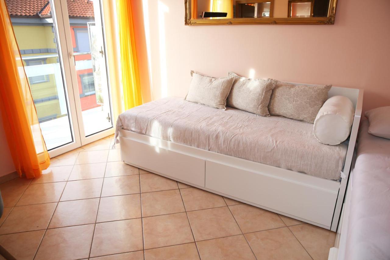 Villa Mit Whirlpool Fuer 32 Per Crikvenica Exteriör bild